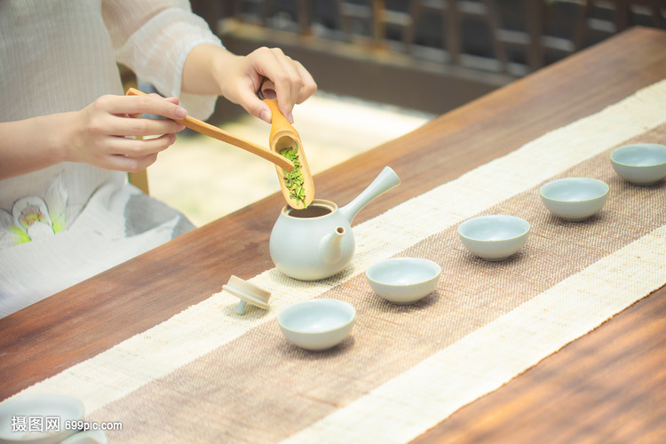 高德娱乐逛茶园走茶道感染“茶和世界”——“万里茶道”文明旅逛推论勾当侧记