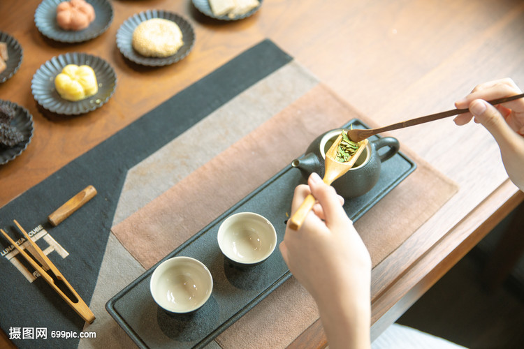 高德娱乐长篇小说《茶道》出书发行王立群、李佩甫、周百义、何弘联袂举荐